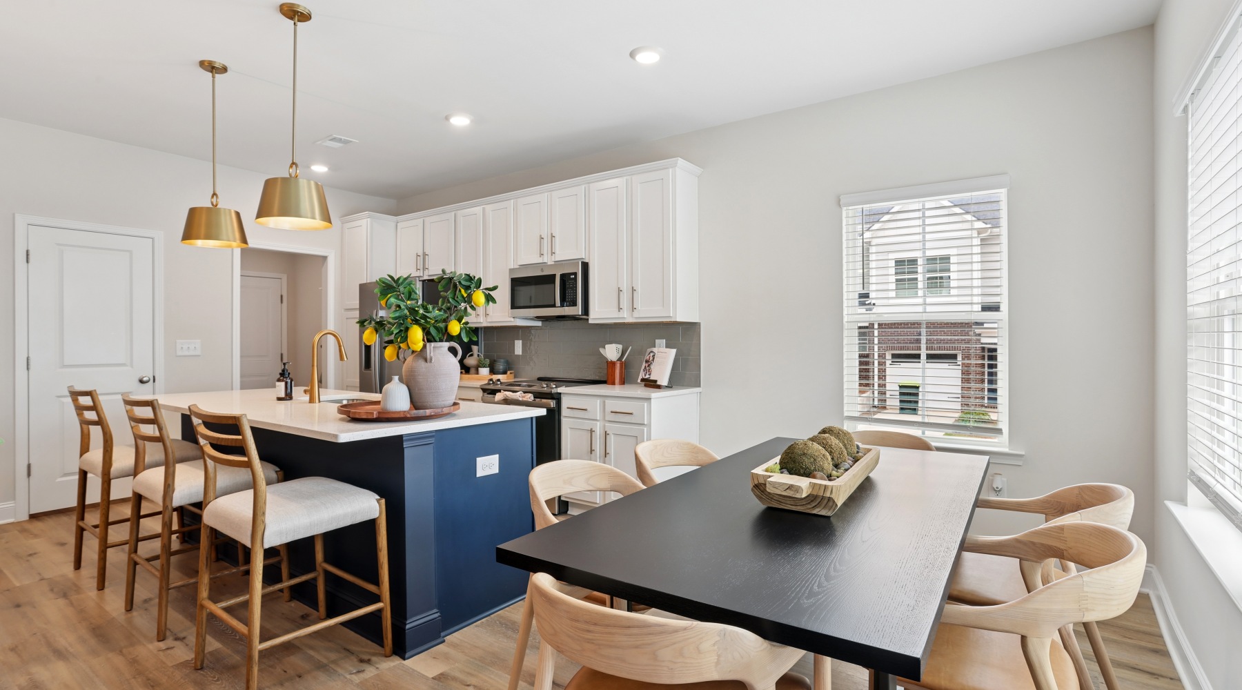 The Rosemoor townhomes for rent in McDonough, GA kitchen